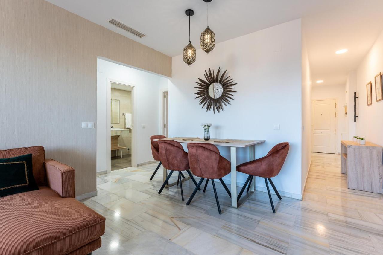 Appartement Benalmadena Beachfront Retreat Big Balcony And City Sea Views Extérieur photo