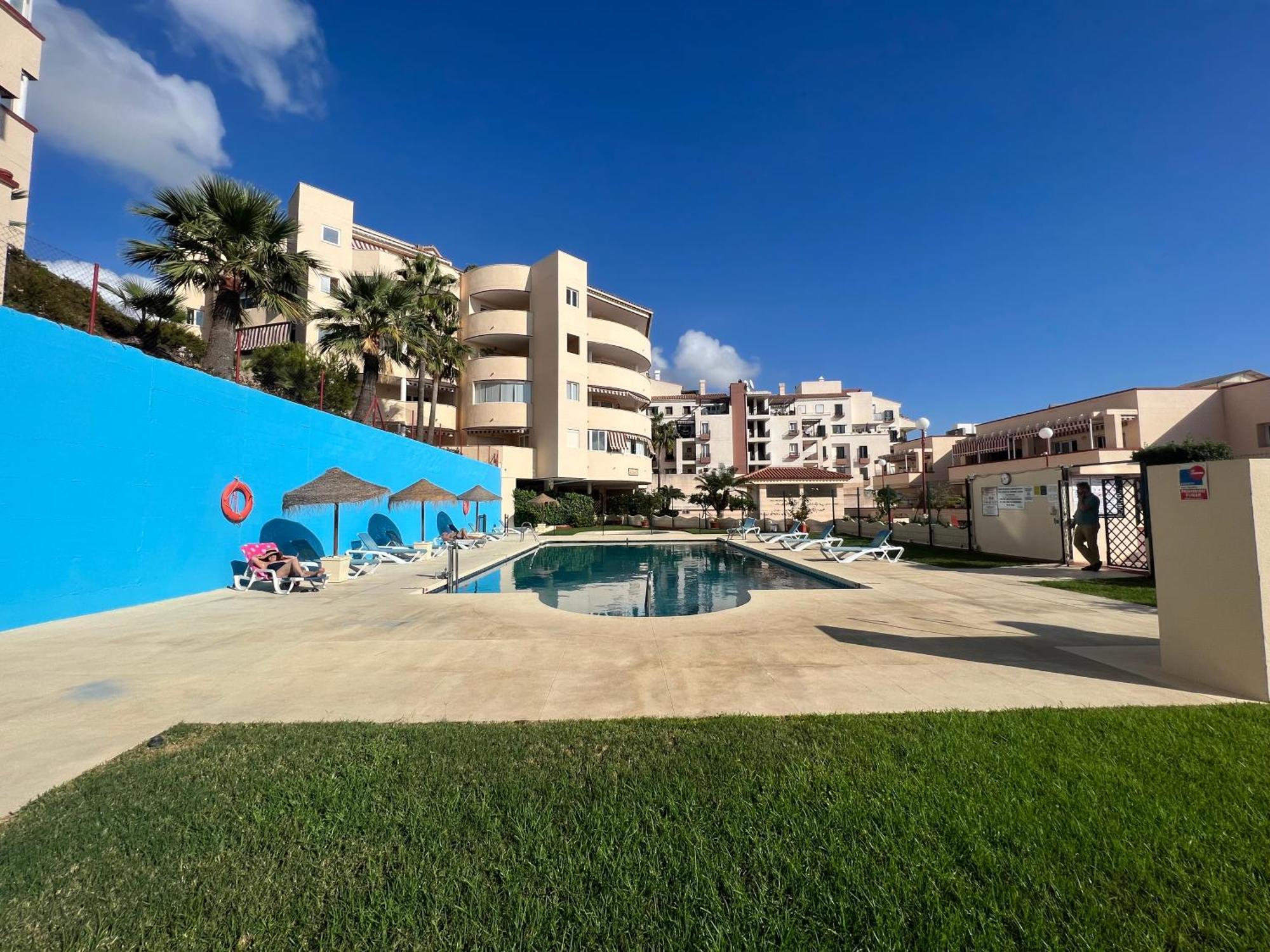 Appartement Benalmadena Beachfront Retreat Big Balcony And City Sea Views Extérieur photo